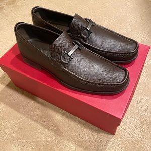 Salvatore Ferragamo Size 7 Brown Loafers